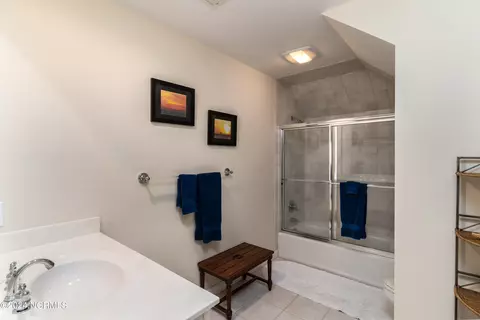 Bath - 25 Wellington Dr, Pinehurst, NC 28374 photo 5 of 6