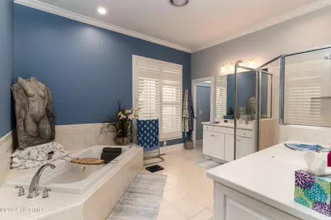 Bath - 25 Wellington Dr, Pinehurst, NC 28374 photo 2 of 6