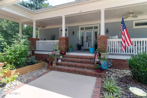 Exterior - 25 Wellington Dr, Pinehurst, NC 28374 photo 2 of 8