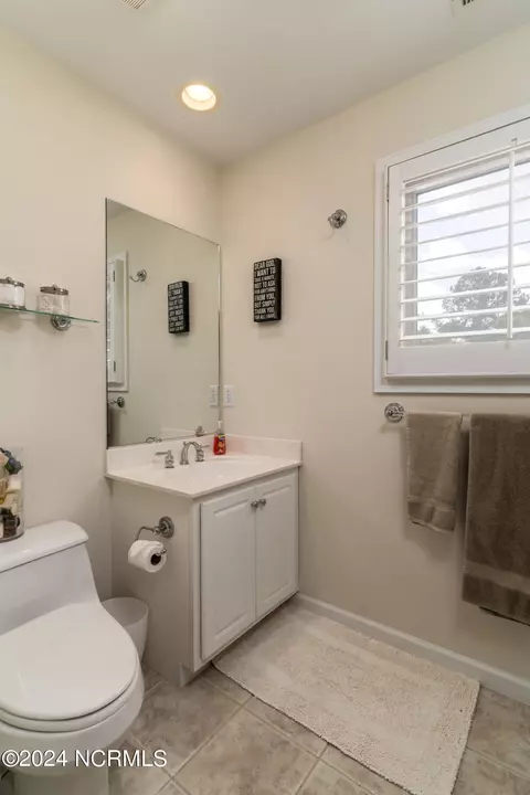 Bath - 25 Wellington Dr, Pinehurst, NC 28374 photo 6 of 6