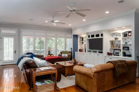 Living - 25 Wellington Dr, Pinehurst, NC 28374 photo 1 of 1