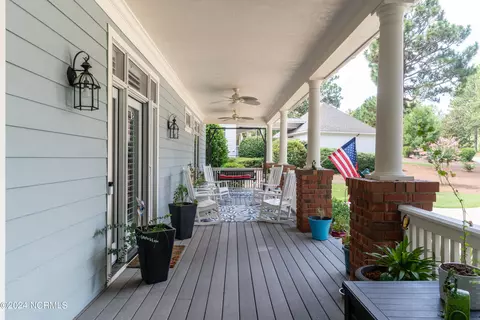 Exterior - 25 Wellington Dr, Pinehurst, NC 28374 photo 4 of 8