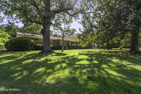 3838 Edgewood Rd, Wilmington, NC 28403