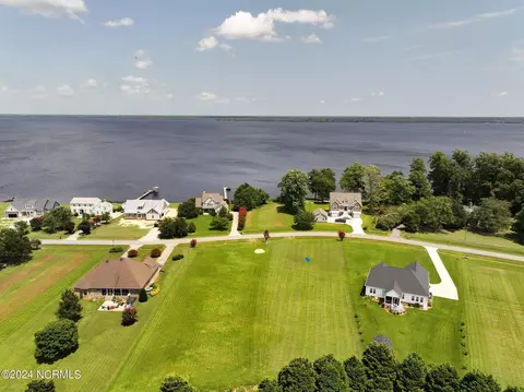 107 N Shore Dr, Merry Hill, NC 27957