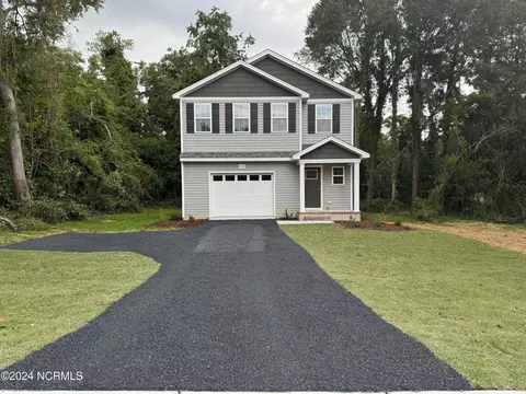 124 S Gaines St, Southern Pines, NC 28387