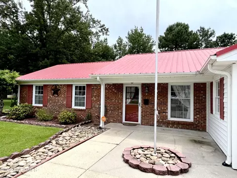 106 Shipman Rd, Havelock, NC 28532