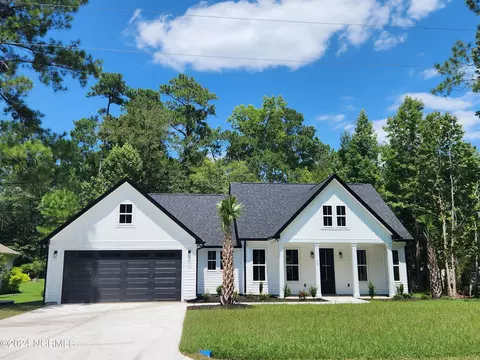 48 Country Club Dr, Shallotte, NC 28470