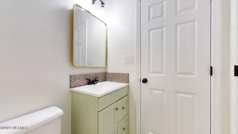 Bath - 183 Core Rd, Richlands, NC 28574 photo 1 of 2
