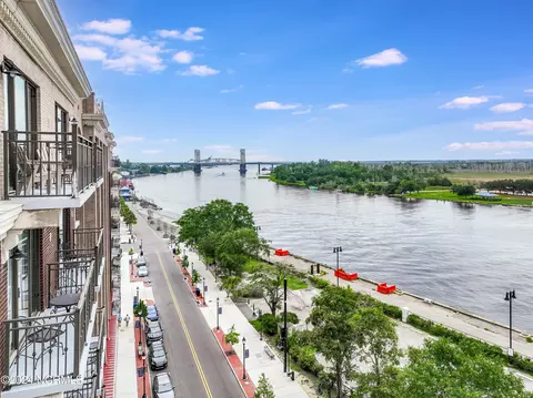 106 N Water St #912, Wilmington, NC 28401