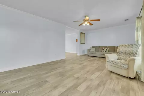 Living - 116 Patsy Ln, Hubert, NC 28539 photo 3 of 5