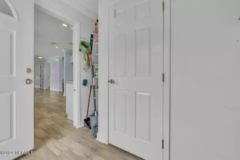 Entry Way - 116 Patsy Ln, Hubert, NC 28539 photo 2 of 2