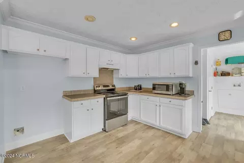 Kitchen - 116 Patsy Ln, Hubert, NC 28539 photo 2 of 6