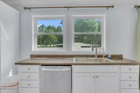 Kitchen - 116 Patsy Ln, Hubert, NC 28539 photo 1 of 6