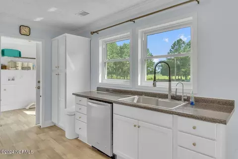 Kitchen - 116 Patsy Ln, Hubert, NC 28539 photo 6 of 6