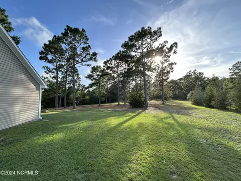 Exterior - 307 Moray Ct, Hubert, NC 28539 photo 1 of 4
