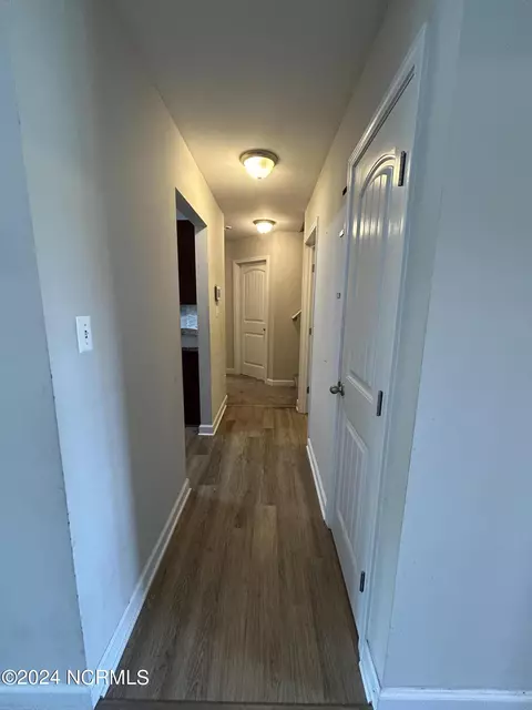 Entry Way - 307 Moray Ct, Hubert, NC 28539 photo 1 of 2