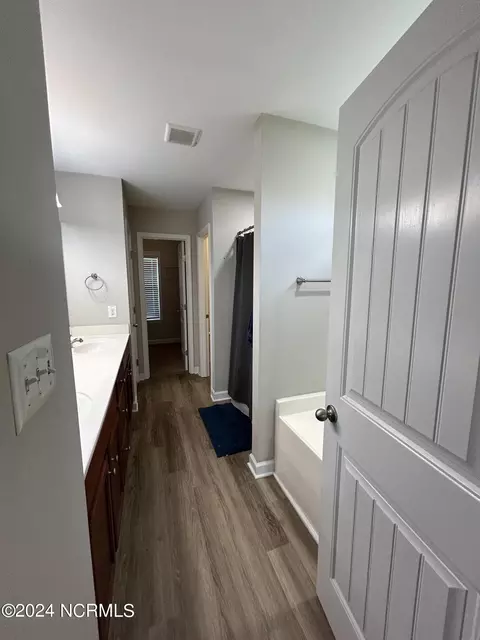 Entry Way - 307 Moray Ct, Hubert, NC 28539 photo 2 of 2