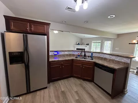 Kitchen - 307 Moray Ct, Hubert, NC 28539 photo 2 of 3