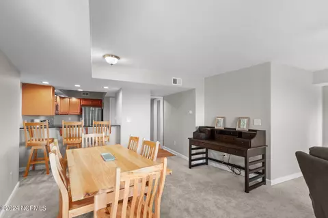Dining - 9112 Riverview Dr, New Bern, NC 28560 photo 2 of 4