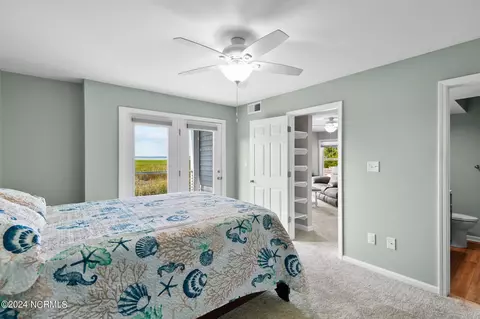 Bedroom - 9112 Riverview Dr, New Bern, NC 28560 photo 3 of 4