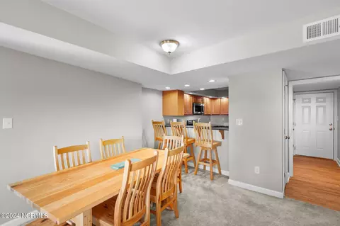 Dining - 9112 Riverview Dr, New Bern, NC 28560 photo 1 of 4