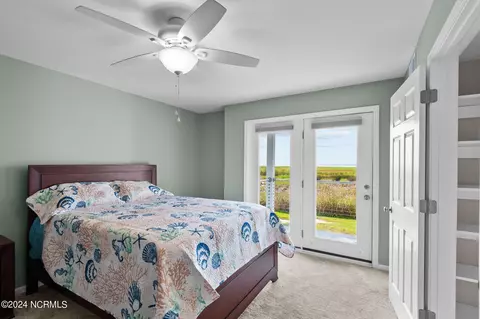 Bedroom - 9112 Riverview Dr, New Bern, NC 28560 photo 1 of 4
