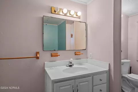 Bath - 174 Alfred Dr, Gloucester, NC 28528 photo 1 of 4