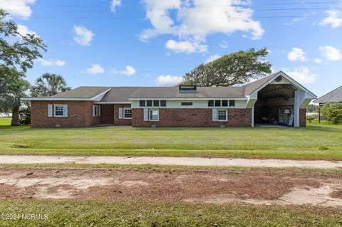174 Alfred Dr, Gloucester, NC 28528