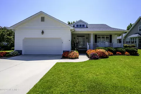 102 Cottage Row, Morehead City, NC 28557