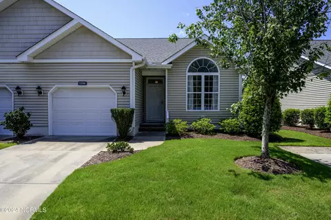 535 Village Green Dr #B, Morehead City, NC 28557