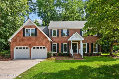 2215 Dogwood Ln, Kinston, NC 28504
