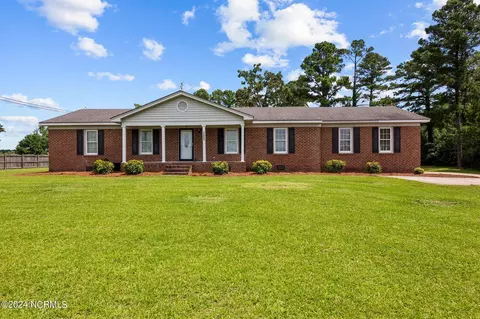 7062 Cherry Run Rd, Washington, NC 27889
