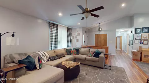 Entry Way - 116 Shenandoah Rd E, West End, NC 27376 photo 1 of 3