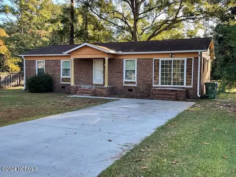 210 Barclay Hills Dr, Wilmington, NC 28405
