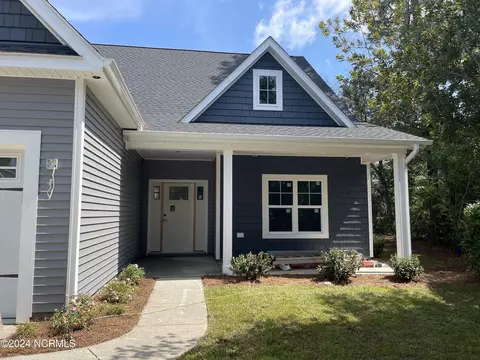 3703 Tiger Lilly Ct, Southport, NC 28461