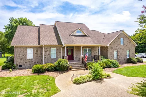 120 Chancey Dr, Elizabeth City, NC 27909