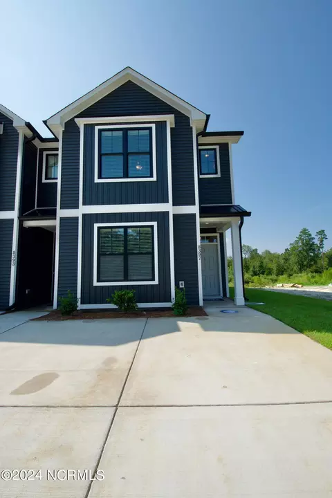 8373 Paramount Point Pt, Winnabow, NC 28479