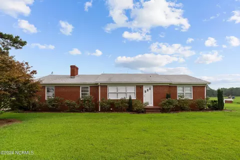 2835 Fire Dept Rd, Williamston, NC 27892
