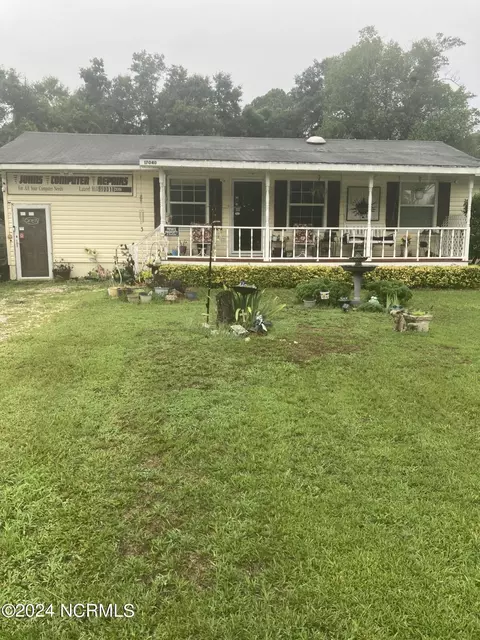 17040 Lauder St, Laurel Hill, NC 28351