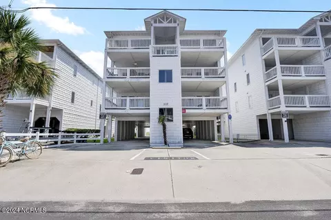 117 Florida Ave #2B, Carolina Beach, NC 28428