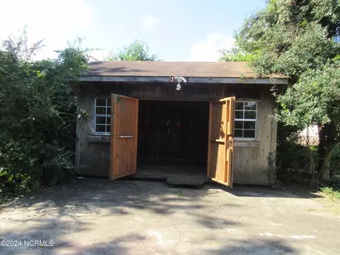 142 Holly Cres, Grandy, NC 27939 photo 9