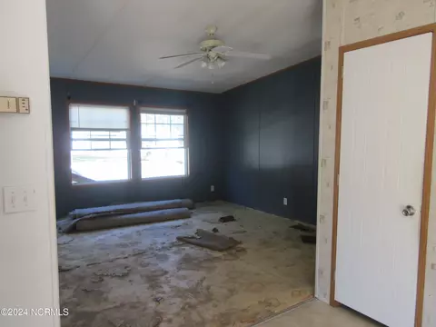 142 Holly Cres, Grandy, NC 27939 photo 7