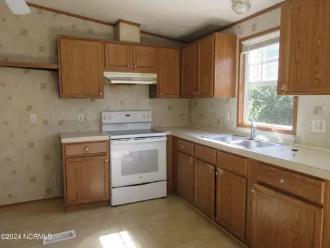 142 Holly Cres, Grandy, NC 27939 photo 6