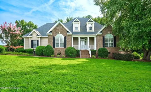 896 Duck Pond Rd, Nashville, NC 27856
