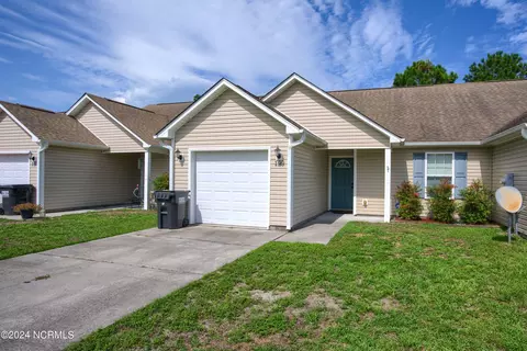 199 Pine Hollow Rd, Holly Ridge, NC 28445
