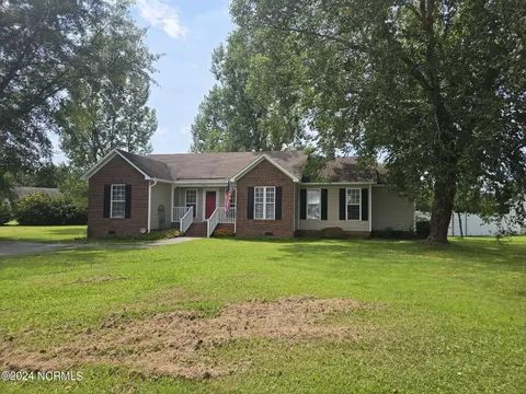 14321 Buckingham St, Laurinburg, NC 28352