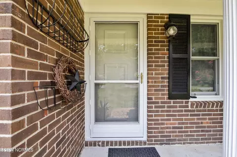 101 Shore Dr, Bath, NC 27808 photo 5
