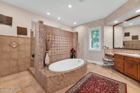 Bath - 103 Strathaven Ct, Pinehurst, NC 28374 photo 1 of 7