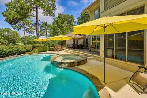 Exterior - 103 Strathaven Ct, Pinehurst, NC 28374 photo 2 of 8