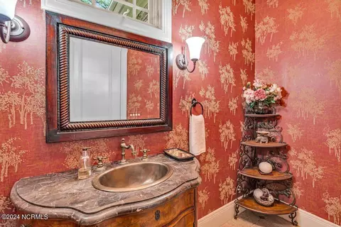 Bath - 103 Strathaven Ct, Pinehurst, NC 28374 photo 5 of 7